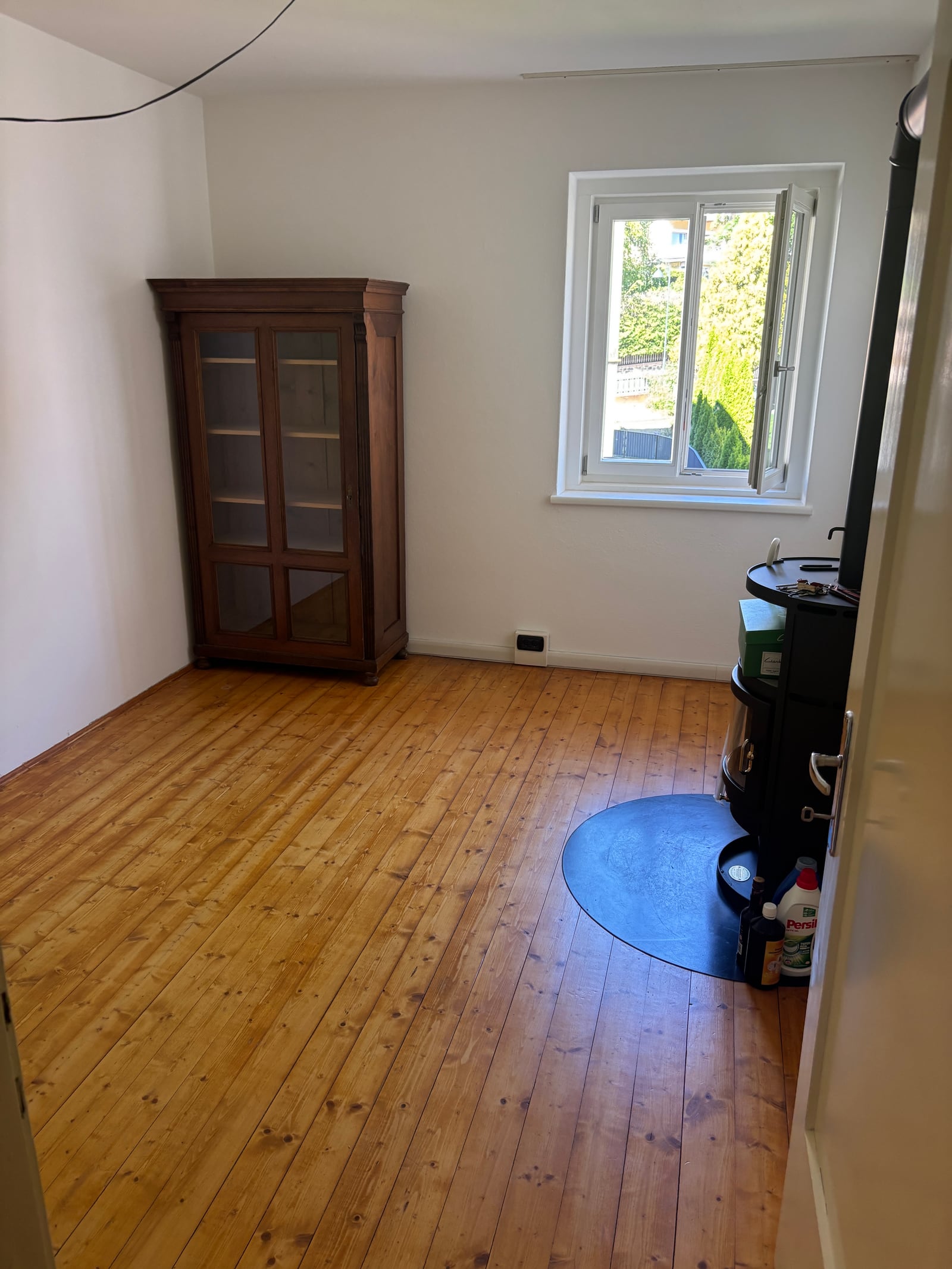 Additional room with window and storage space